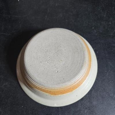 Vintage studio pottery bowl and pie plate / platter with feathers on it