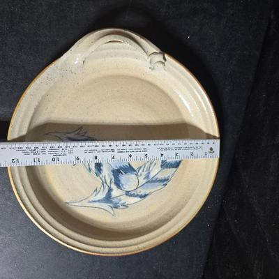 Vintage studio pottery bowl and pie plate / platter with feathers on it