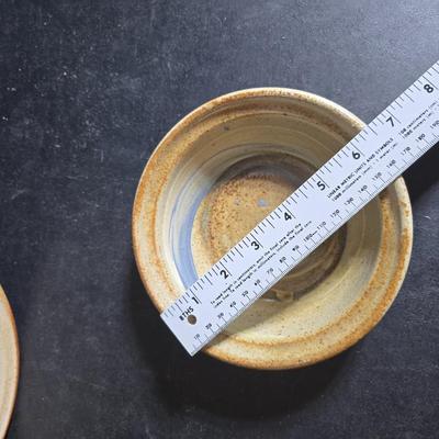Vintage studio pottery bowl and pie plate / platter with feathers on it