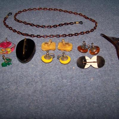 LOT 131 FAB VINTAGE JEWELRY CELLULOID/LUCITE++