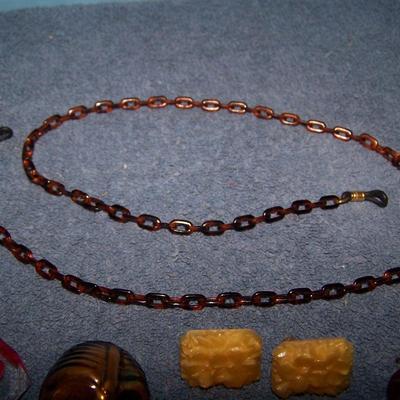 LOT 131 FAB VINTAGE JEWELRY CELLULOID/LUCITE++