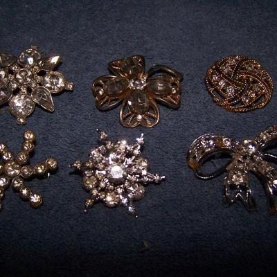 LOT 136 GREAT VINTAGE RHINESTONE PINS H POMERANTZ NY