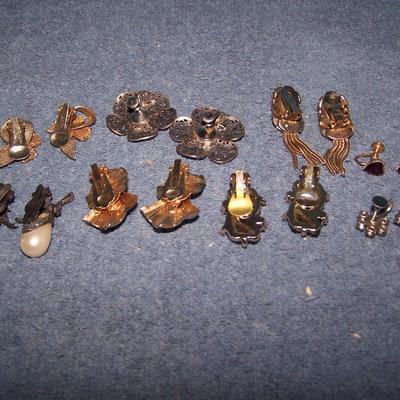 LOT 140 LOVELY VINTAGE EARRINGS