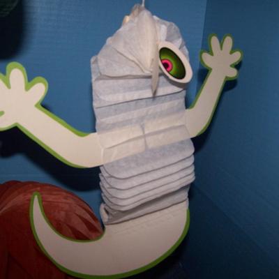 LOT 143 GREAT VINTAGE HALLOWEEN PAPER