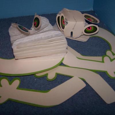 LOT 143 GREAT VINTAGE HALLOWEEN PAPER