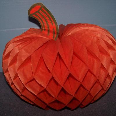 LOT 143 GREAT VINTAGE HALLOWEEN PAPER