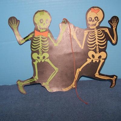 LOT 144 WONDERFUL GREAT VINTAGE HALLOWEEN PAPER--SKELETONS/PUMPKINS DECOR