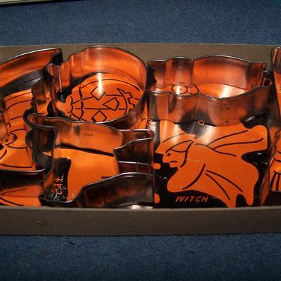 LOT 145 WONDERFUL VINTAGE HALLOWEEN