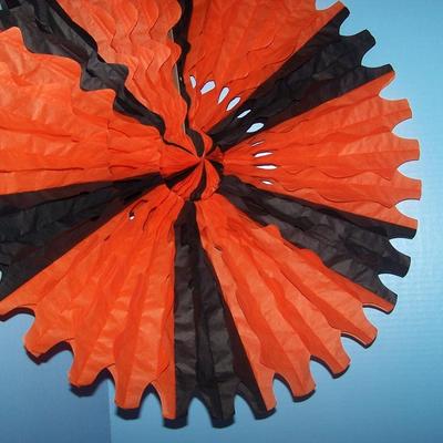 LOT 146 WONDERFUL VINTAGE HALLOWEEN DECORATIONS