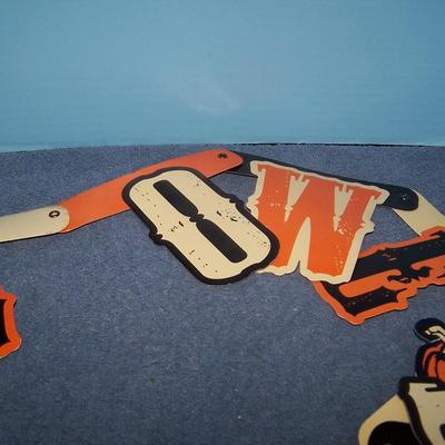 LOT 150 GREAT COLLECTABLE HALLOWEEN PAPER ITEMS