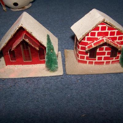 LOT 154 GRAND VINTAGE CHRISTMAS DECOR--HOUSES/SNOWMAN/BIRD