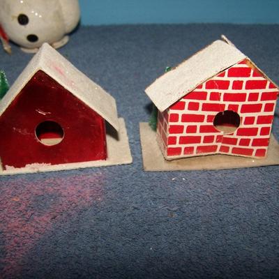 LOT 154 GRAND VINTAGE CHRISTMAS DECOR--HOUSES/SNOWMAN/BIRD