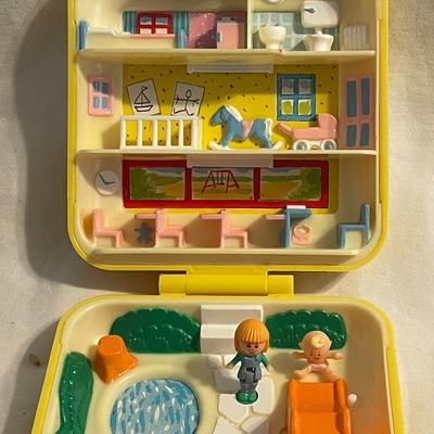 2 VINTAGE POLLY POCKETS