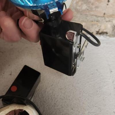 Sale Photo Thumbnail #737: Pair of Polaroid Flash Guns in box with instructions. Fits medium flat rate box