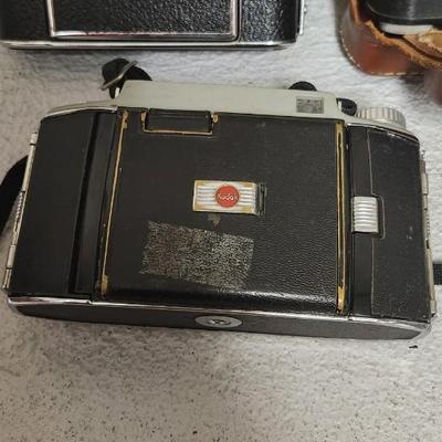 Sale Photo Thumbnail #761: Misc lot of 4 mixed cameras. Fits medium flat rate box