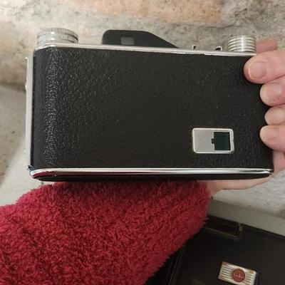 Sale Photo Thumbnail #760: Misc lot of 4 mixed cameras. Fits medium flat rate box