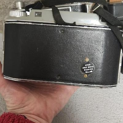 Sale Photo Thumbnail #762: Misc lot of 4 mixed cameras. Fits medium flat rate box