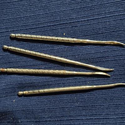 Wooden nut bowl with two wood candle holders a Interpur insulated carafe pitcher with four mugs