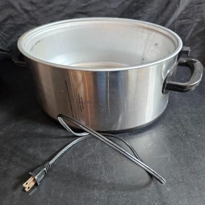 3 piece Crock Pot with two large serving bowls and a hot plate