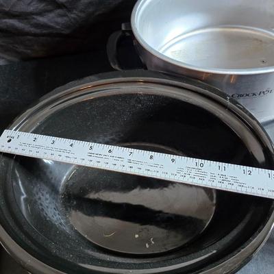 3 piece Crock Pot with two large serving bowls and a hot plate