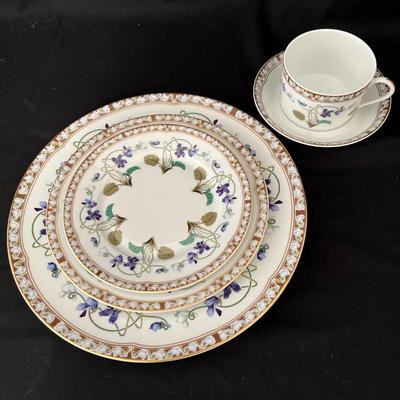 Haviland Limoges ‘Imperatrice Eugenie’ Porcelain Dinnerware (BPR-RG)