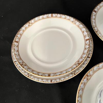 Haviland Limoges ‘Imperatrice Eugenie’ Porcelain Dinnerware (BPR-RG)