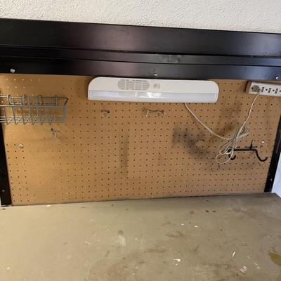 Workbench With Vise & Light (G-MG)