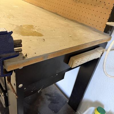 Workbench With Vise & Light (G-MG)