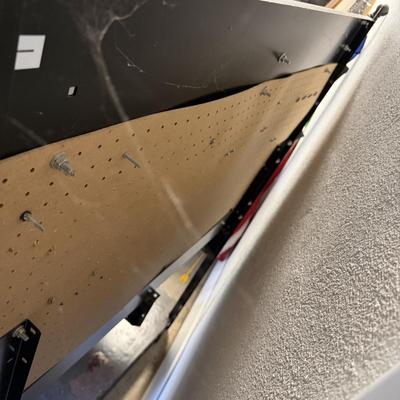 Workbench With Vise & Light (G-MG)