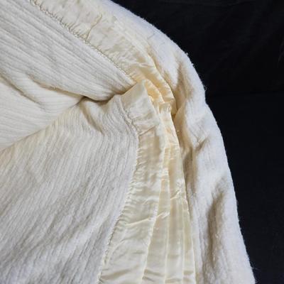 Brand new Real Simple full / Queen duvet cover with two standard shams - a mattress pad and a blanket