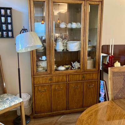 Sale Photo Thumbnail #422: Thomasville Hutch