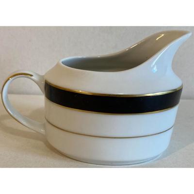 Muirfield Royal Ebony Creamer. Pattern # 8941. Made in Sri Lanka.