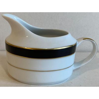 Muirfield Royal Ebony Creamer. Pattern # 8941. Made in Sri Lanka.