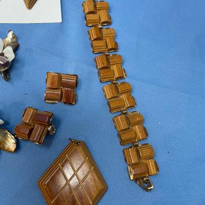 Sale Photo Thumbnail #97: Wood, shells, & copper, great BOHo looks!