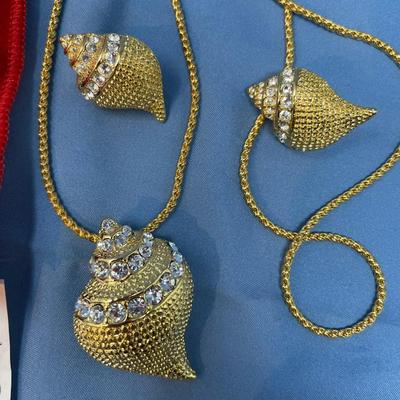 Sale Photo Thumbnail #102: Like new, doubt they have ever been worn!