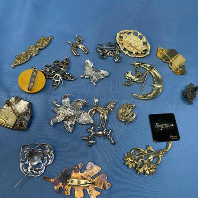 Sale Photo Thumbnail #162: Various ages/ makers.  All in good shape!