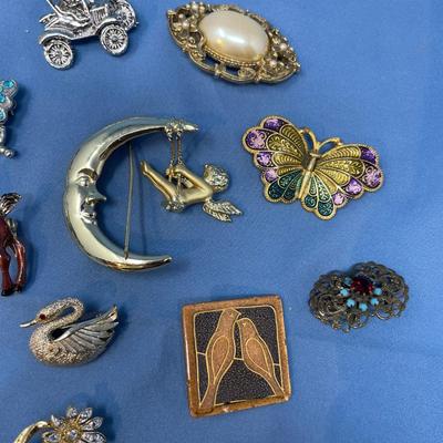 Sale Photo Thumbnail #161: Various ages/ makers.  All in good shape!