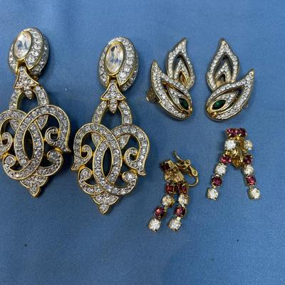 Sale Photo Thumbnail #184: Clip earrings, fabulous condition!