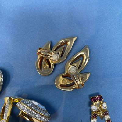 Sale Photo Thumbnail #186: Clip earrings, fabulous condition!