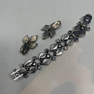 Sale Photo Thumbnail #228: Juliana?  Not signed, but great shape!