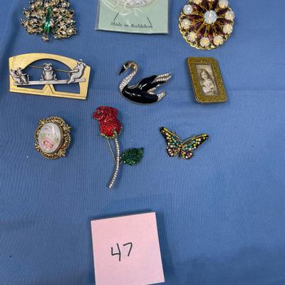 Sale Photo Thumbnail #235: All neat & in great shape! swarovski, JJ, & others.