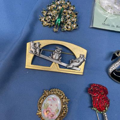 Sale Photo Thumbnail #237: All neat & in great shape! swarovski, JJ, & others.