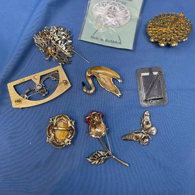 Sale Photo Thumbnail #240: All neat & in great shape! swarovski, JJ, & others.