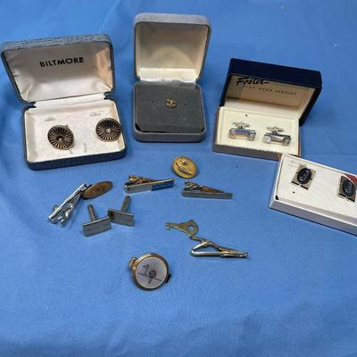 Sale Photo Thumbnail #256: Tie bars & cuff links All in good shape.