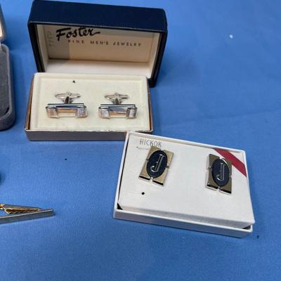 Sale Photo Thumbnail #259: Tie bars & cuff links All in good shape.
