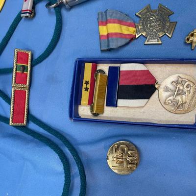 Sale Photo Thumbnail #269: Not sure the ages of these, but lots of cool items!