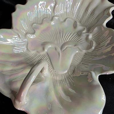 Vintage California Original Style 2210 Iridescent Ceramic Leaf Dish – Pastel Luster Finish