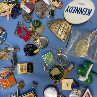 Sale Photo Thumbnail #274: A junk drawer lot of goodies!