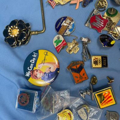 Sale Photo Thumbnail #273: A junk drawer lot of goodies!