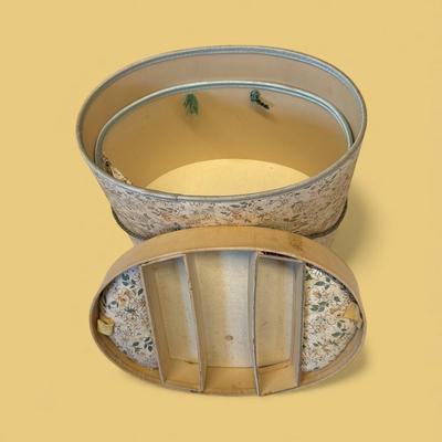 Sale Photo Thumbnail #473: Vintage Wallpaper Box